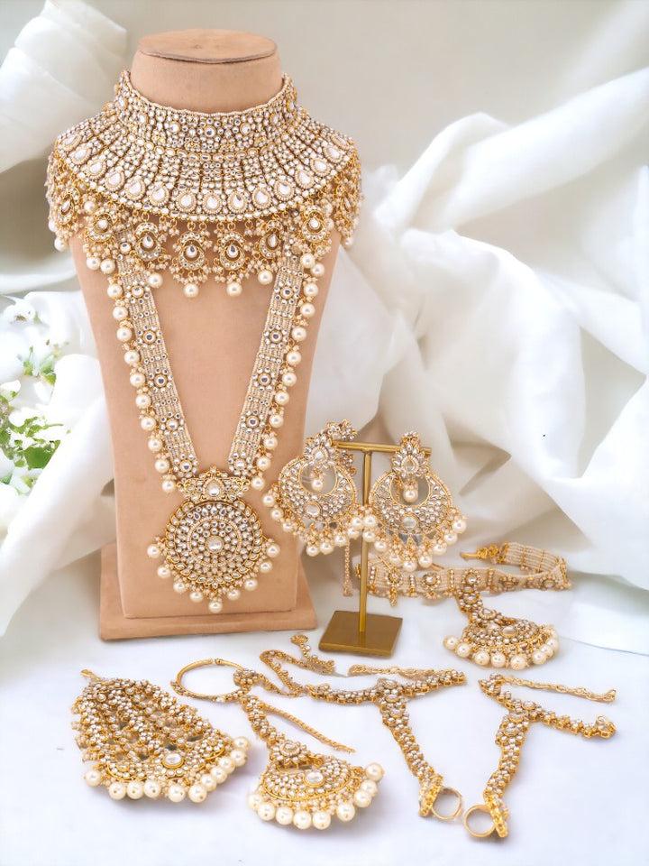 Elegant wedding jewellery trends 2026 with necklace and earrings