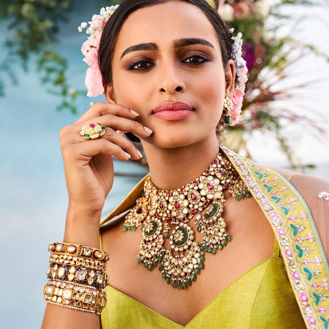 Wedding jewellery trends 2026 with elegant necklace and earrings